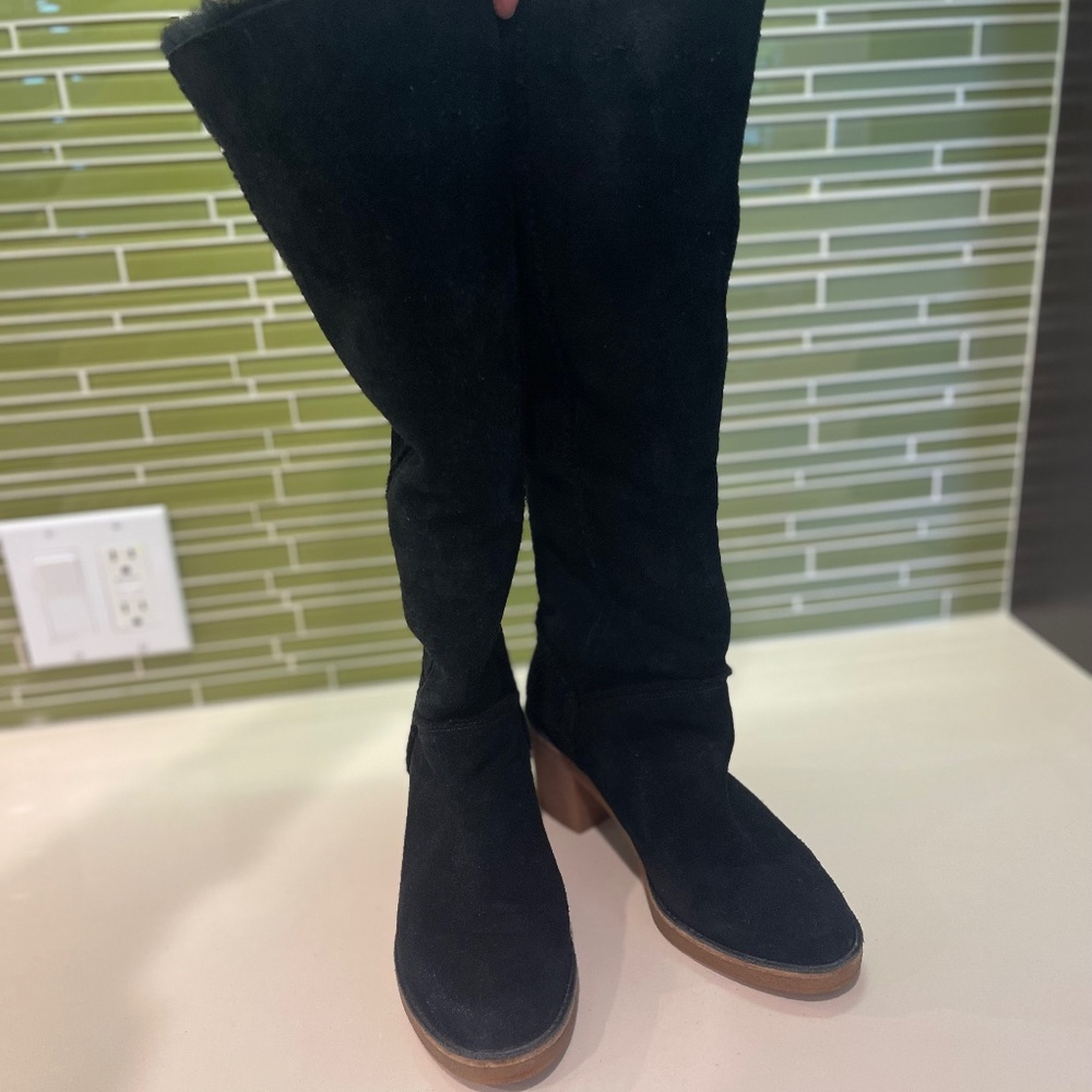 NWOB UGG Black Shearling Kasen Tall Boots sz 7.5